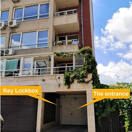 Apartment Spacious 1 Bedroom In A Lively Center Sofia